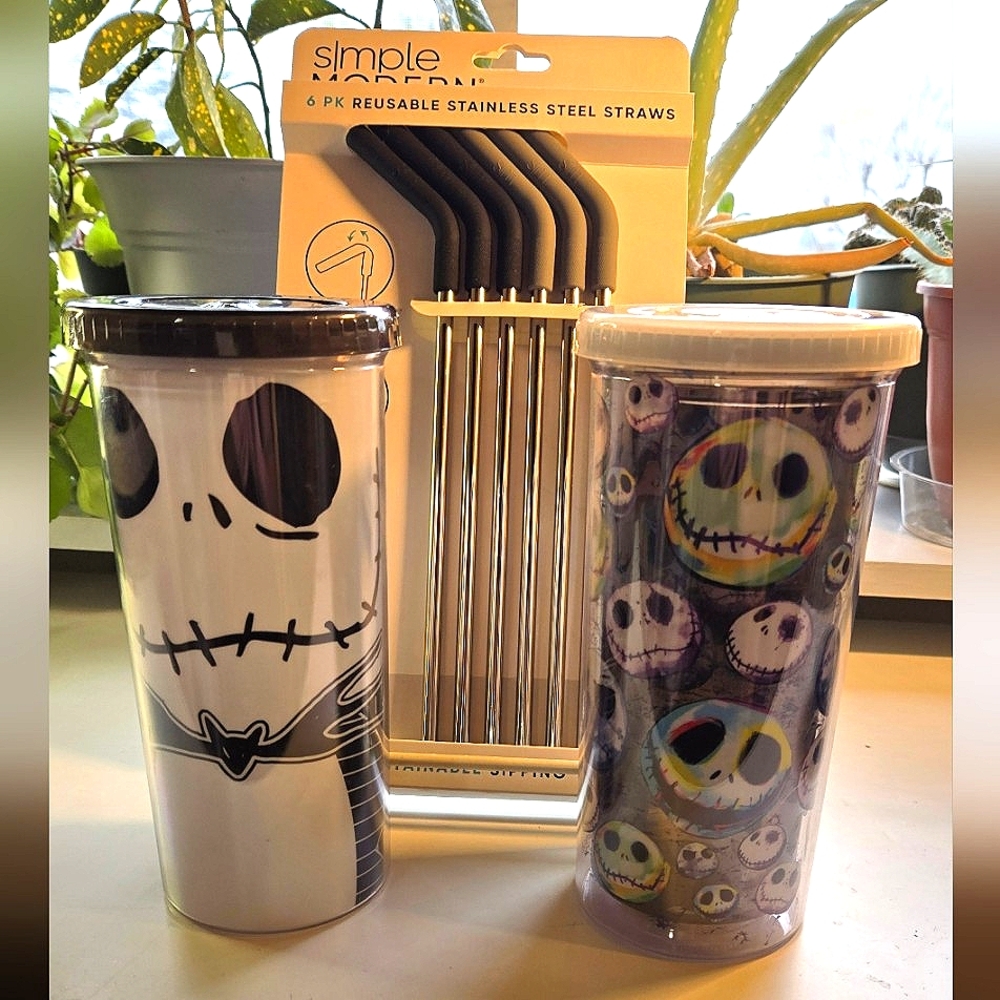 Jack Skellington Travel Tumblers with Lid and Stainless Steel Straws - Picture 2 of 8